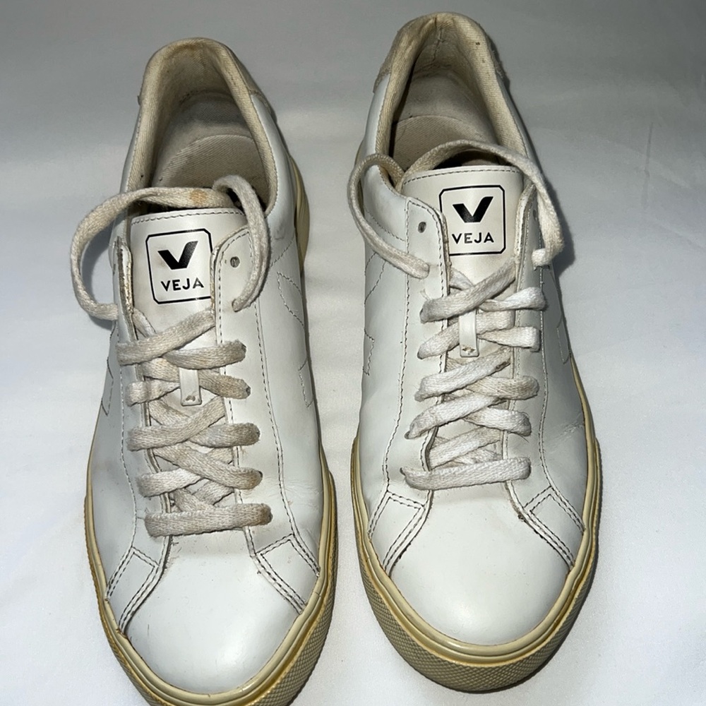 Veja Women's White Trainers